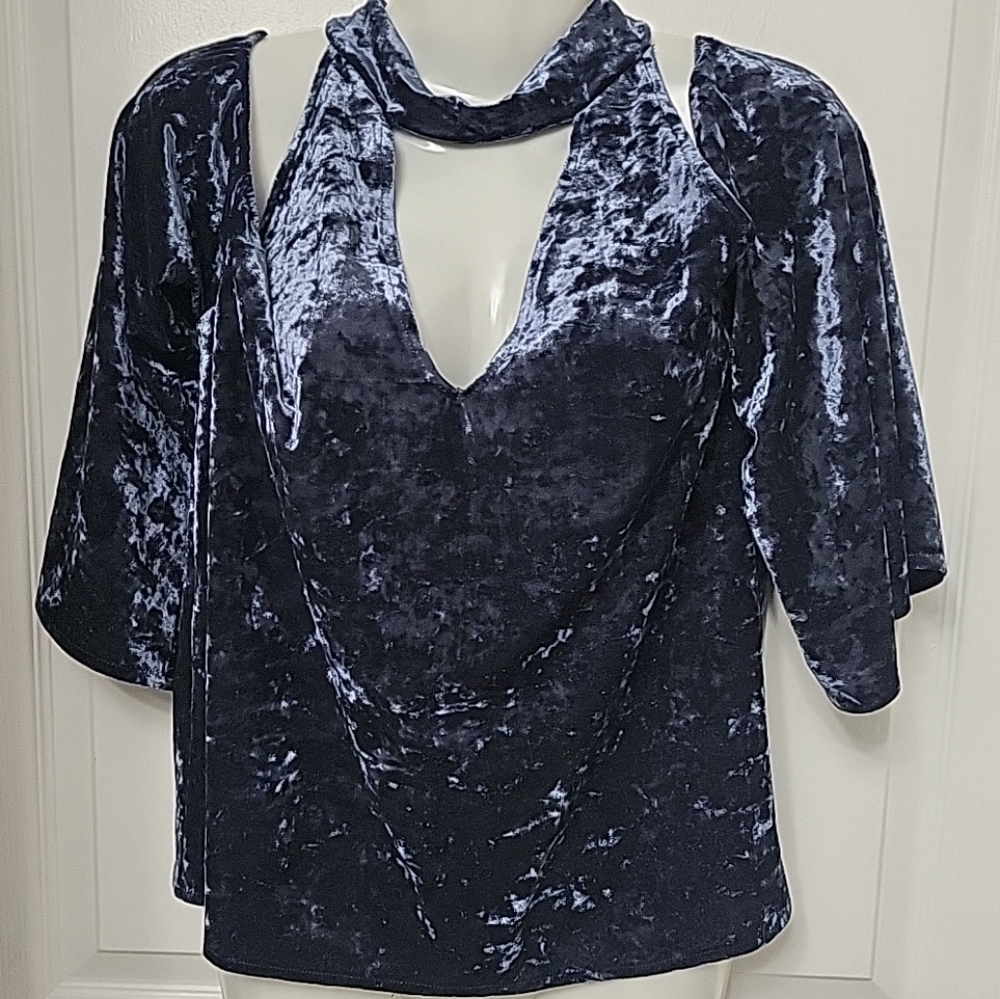 NWT American Eagle Blue Crushed Velvet Bell Sleeve Cold Shoulder Blouse Medium
